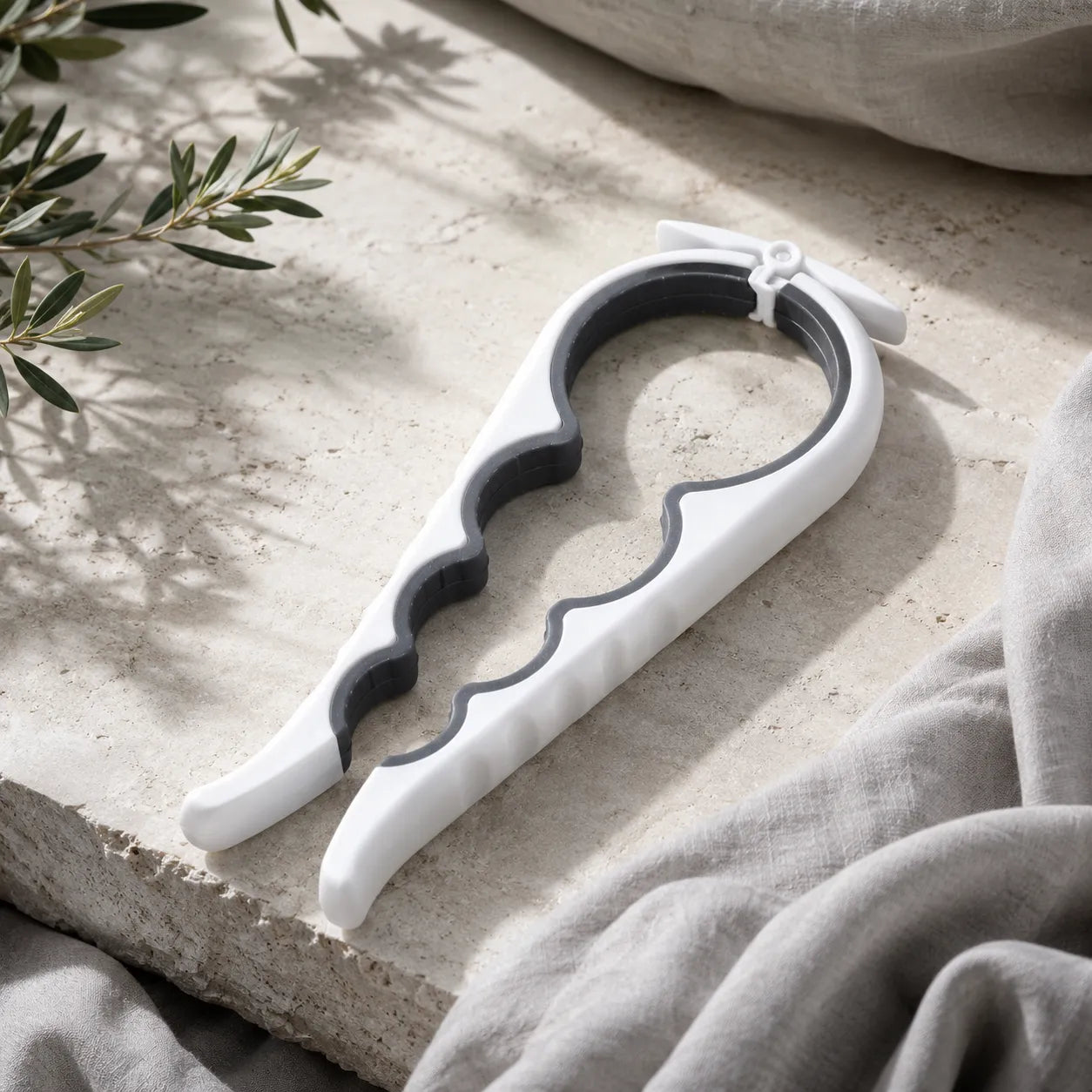 GripFlow 6-in-1 Kitchen Opening Tool